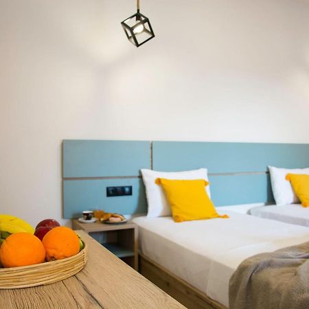 Big Max Guesthouse Kavos Bagian luar foto
