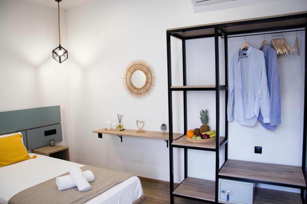 Big Max Guesthouse Kavos Bagian luar foto