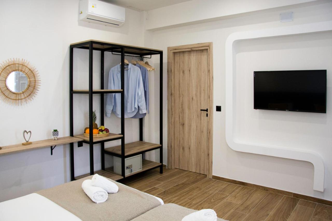Big Max Guesthouse Kavos Bagian luar foto